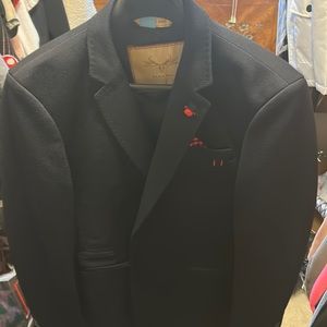 Slim Fit Casual Blazer with red pocket square, size 40 US